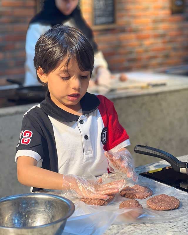 ورشة برجر اللحم وتاكو برجر