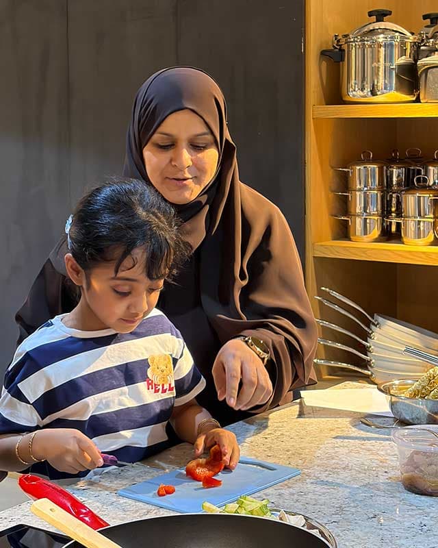 ورشة النودلز ✨👩‍👧 